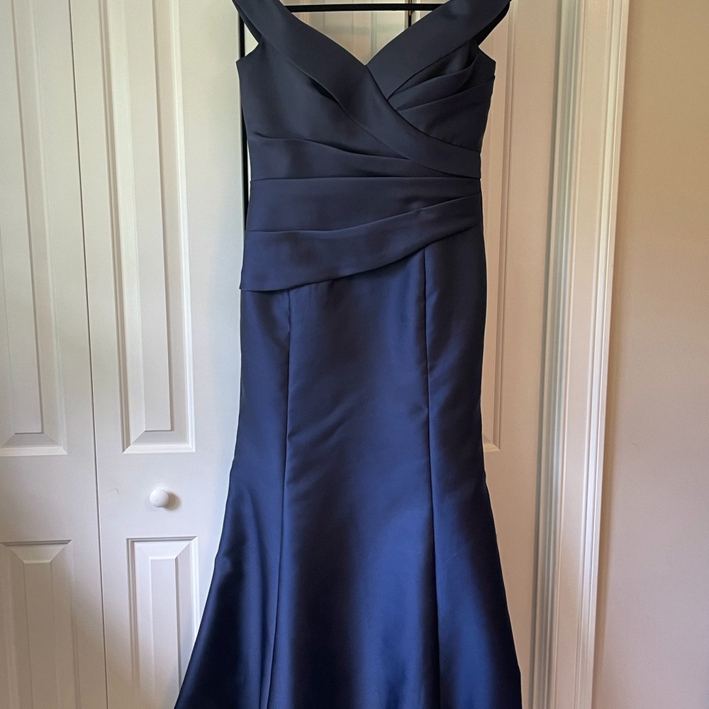 Christin Wu Elegance Navy Gown size 14